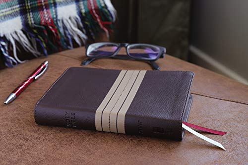 Holy Bible: New International Version, Chocolate / Tan, Leathersoft, Thinline