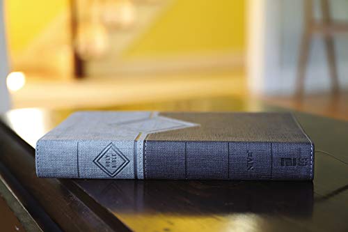 NIV, Premium Gift Bible, Leathersoft, Black/Gray, Red Letter