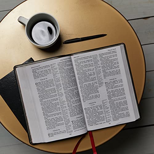 KJV, Deluxe Reference Bible, Center-Column Giant Print, Leathersoft, Black, Red Letter, Comfort Print: Holy Bible, King James Version