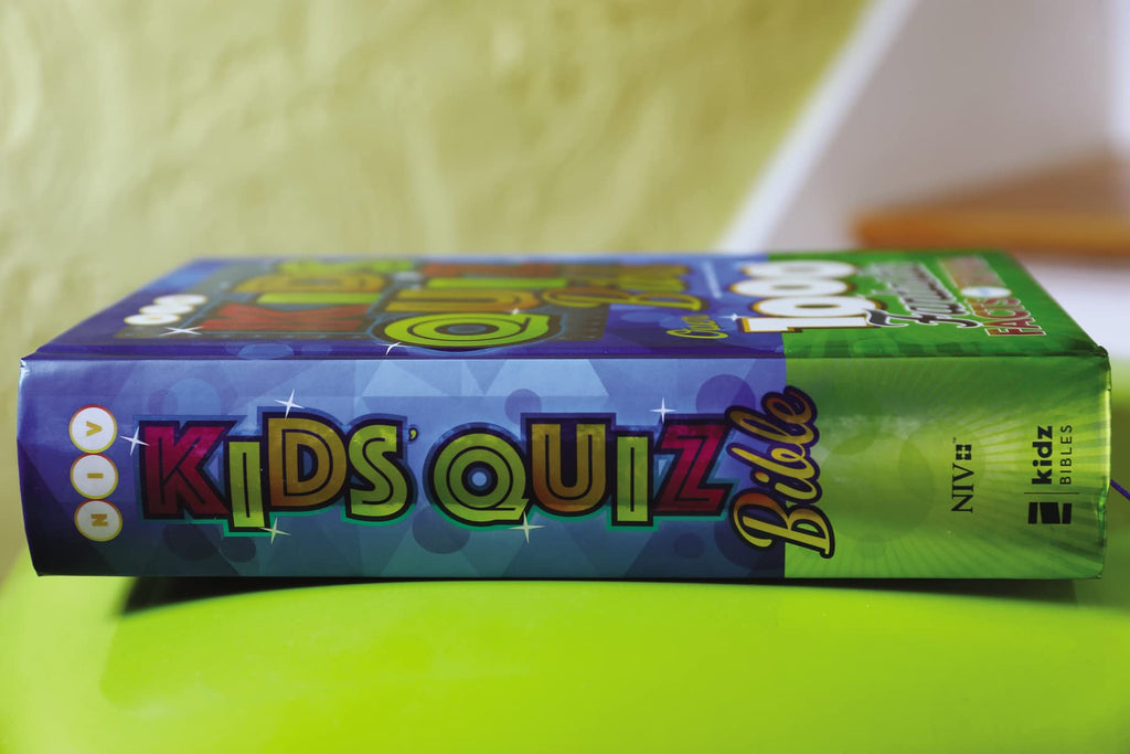 Kids' Quiz Bible: New International Version, Over 1000 Fantastic Facts and Trivia Hardcover
