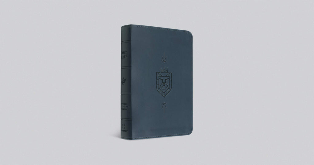 ESV Kid's Bible, Compact: English Standard Version, Trutone, Lion of Judah Product Bundle – Import, 25 July 2019