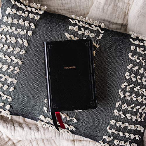 NKJV, End-of-Verse Reference Bible, Compact, Leathersoft, Black, Red Letter, Comfort Print: Holy Bible, New King James Version