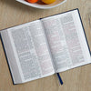 KJV, Deluxe Reference Bible, Center-Column Giant Print, Leathersoft, Black, Red Letter, Comfort Print: Holy Bible, King James Version
