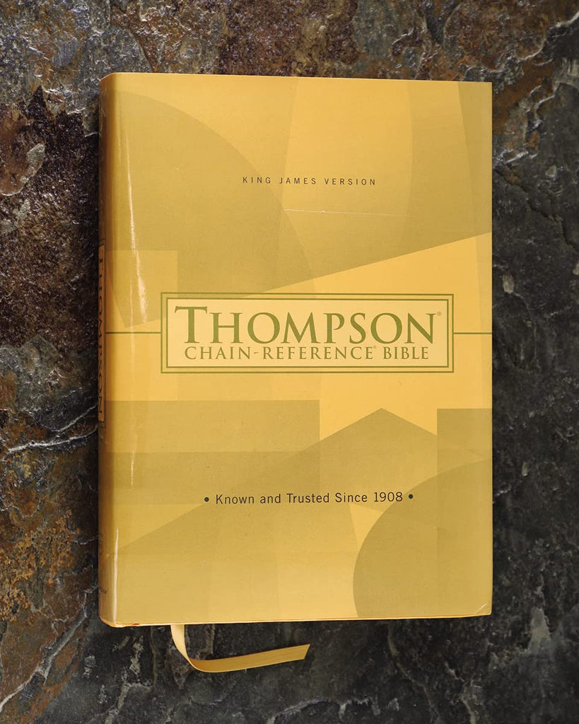 KJV, Thompson Chain-Reference Bible, Hardcover, Red Letter: King James Version, Thompson Chain-reference Bible, Red Letter Hardcover – Import, 8 June 2021
