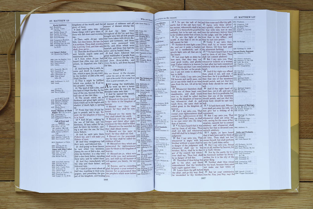 KJV, Thompson Chain-Reference Bible, Hardcover, Red Letter: King James Version, Thompson Chain-reference Bible, Red Letter Hardcover – Import, 8 June 2021
