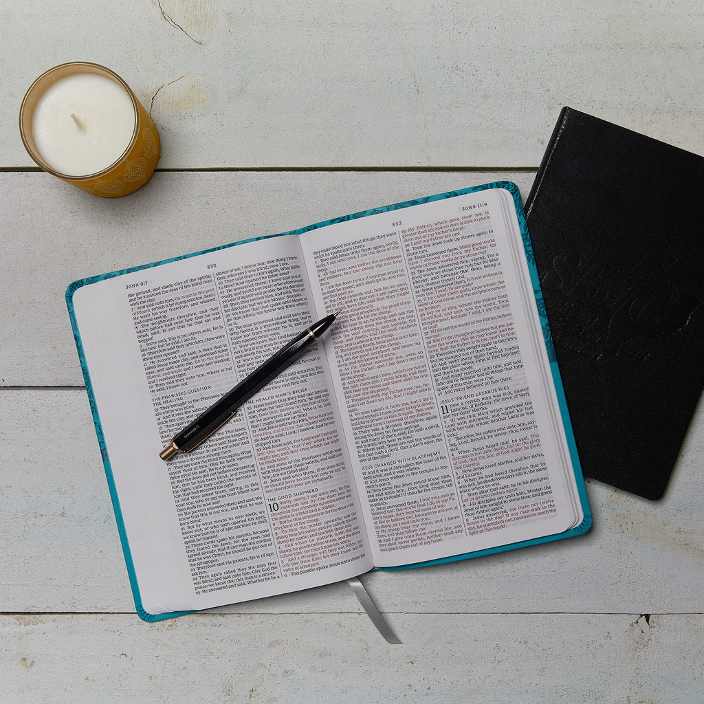 KJV, Thinline Bible, Leathersoft, Burgundy, Red Letter, Comfort Print: Holy Bible, King James Version Imitation Leather