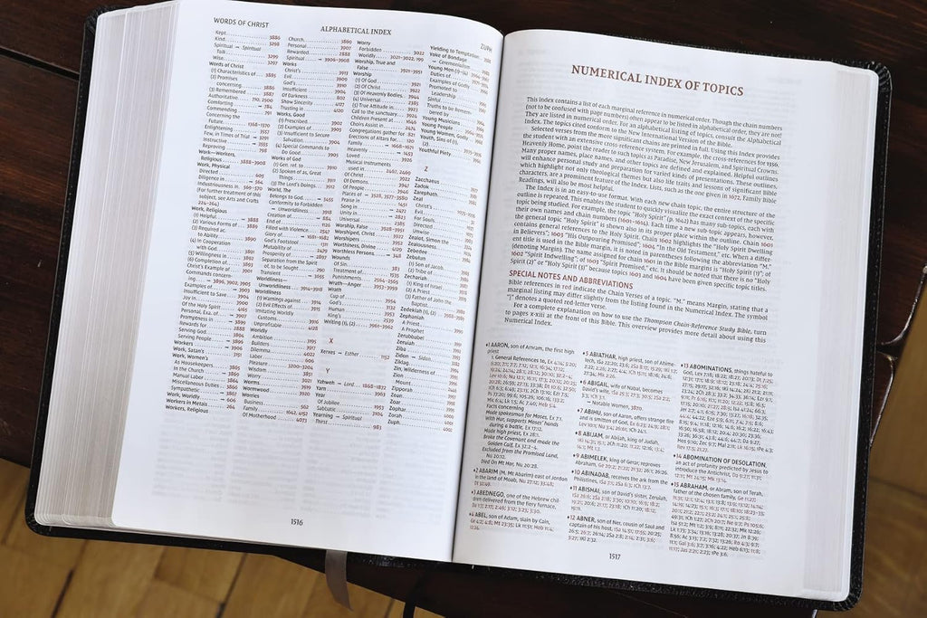 Niv, Thompson Chain-Reference Bible, Large Print, European Bonded Leather, (Harper Collins Publishers)