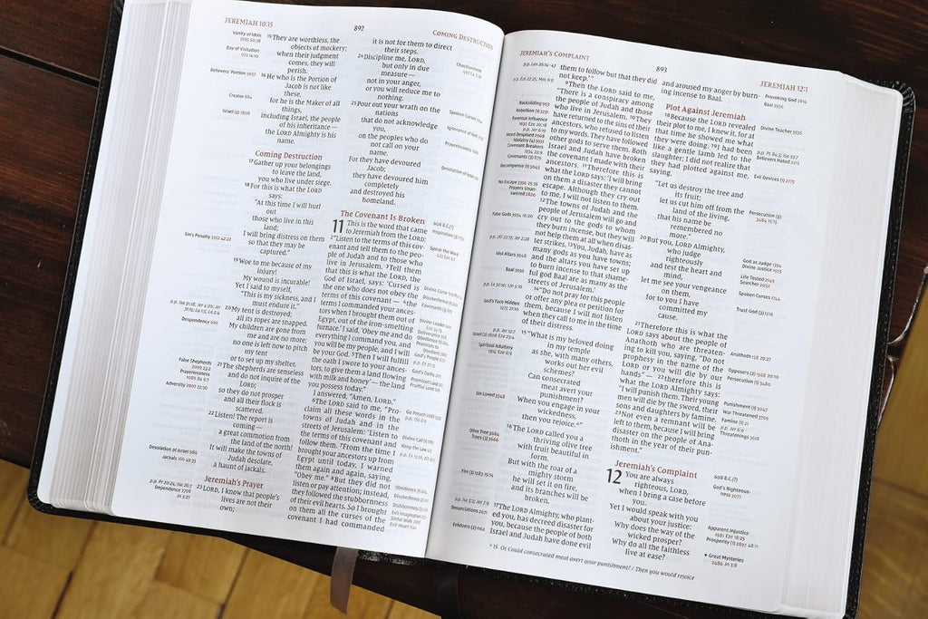 Niv, Thompson Chain-Reference Bible, Large Print, European Bonded Leather, (Harper Collins Publishers)