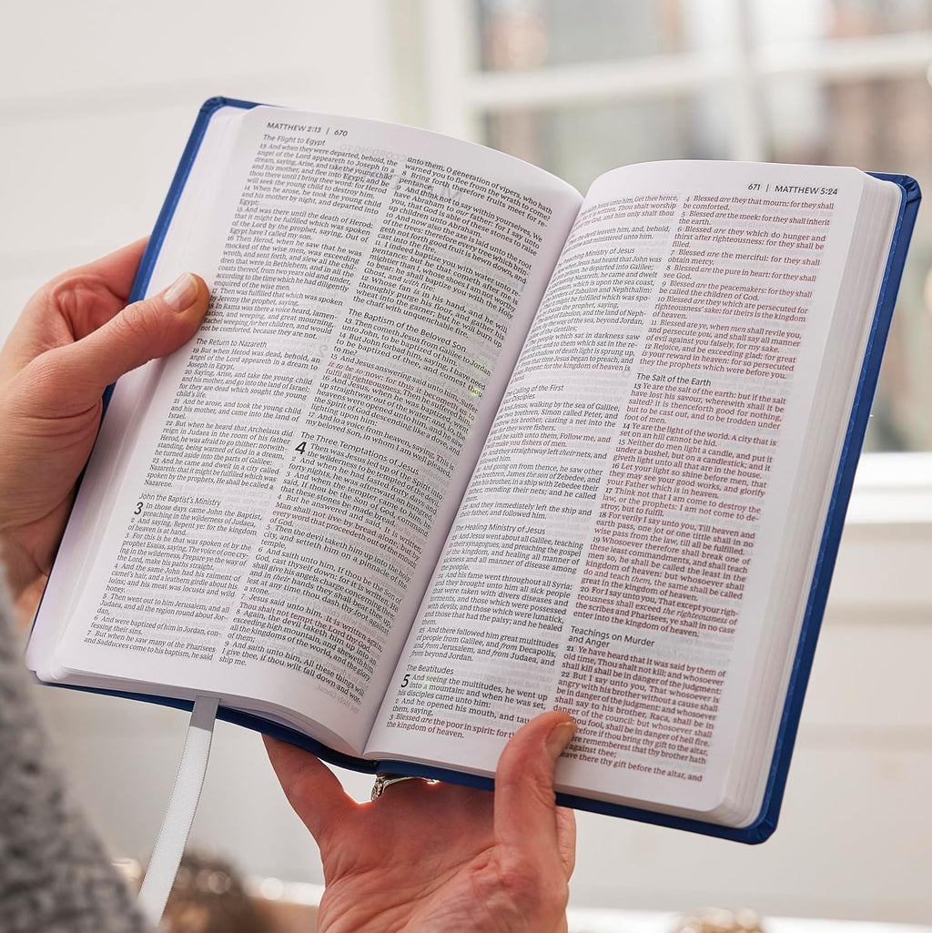 KJV Holy Bible: Value Ultra Thinline, Blue Leathersoft, Red Letter, Comfort Print: King James Version