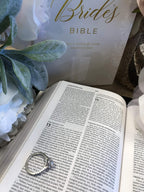 NKJV, Bride's Bible, Leathersoft, White, Red Letter, Comfort Print: Holy Bible, New King James Version