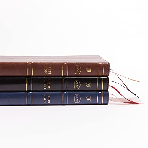 NKJV, Thinline Bible, Leathersoft, Navy, Red Letter, Comfort Print: Holy Bible, New King James Version