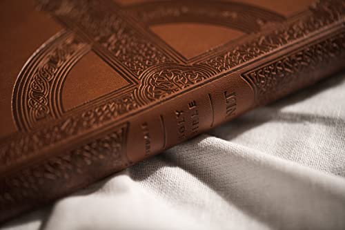 NLT Large Print Premium Value Thinline Bible, Filament Enabled Edition (Leatherlike, Brown Celtic Cross): New Living Translation, Brown Celtic Cross, ... Value Thinline Bible, Filament Enabled