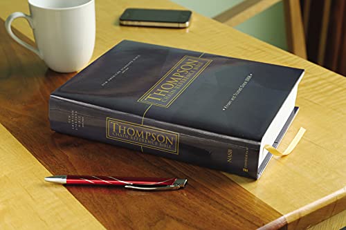 NASB, Thompson Chain-Reference Bible, Hardcover, Red Letter, 1977 Text: New American Standard Bible, 1977 Text, Red Letter