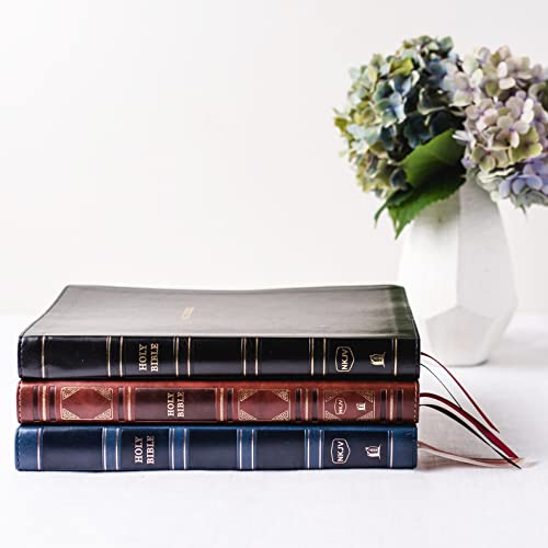 NKJV, Thinline Reference Bible, Leathersoft, Blue, Red Letter, Comfort Print: Holy Bible, New King James Version
