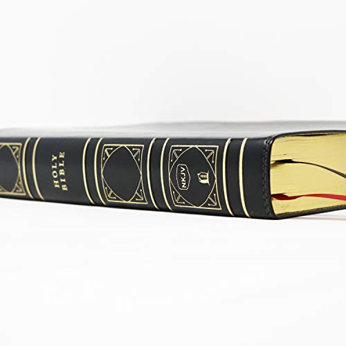 NKJV, Reference Bible, Classic Verse-by-Verse, Center-Column, Leathersoft, Black, Red Letter, Comfort Print: Holy Bible, New King James Version