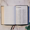 NKJV, Deluxe Reference Bible, Center-Column Giant Print, Leathersoft, Burgundy, Red Letter, Comfort Print: Holy Bible, New King James Version