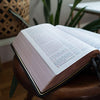 NKJV, Reference Bible, Classic Verse-by-Verse, Center-Column, Leathersoft, Black, Red Letter, Comfort Print: Holy Bible, New King James Version