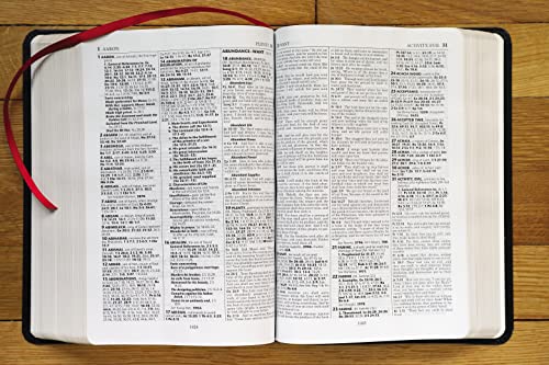 ESV TCR BL: English Standard Version, Black, Bonded Leather, Red Letter