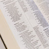 NKJV, Deluxe Reference Bible, Center-Column Giant Print, Leathersoft, Burgundy, Red Letter, Comfort Print: Holy Bible, New King James Version
