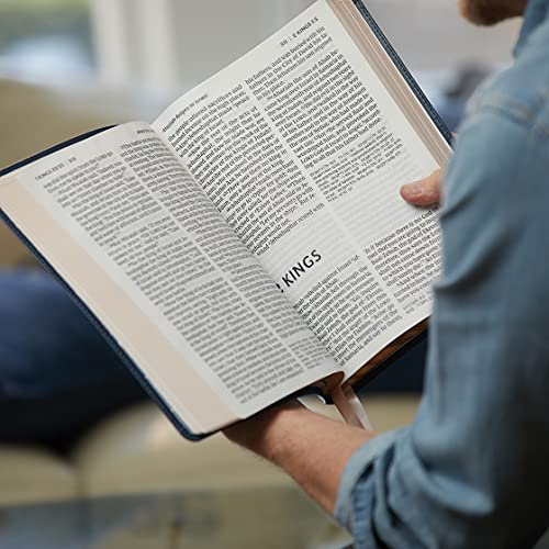 NKJV Holy Bible, Super Giant Print Reference Bible, Blue Leathersoft, 43,000 Cross references, Red Letter, Comfort Print: New King James Version: Holy Bible, New King James Version