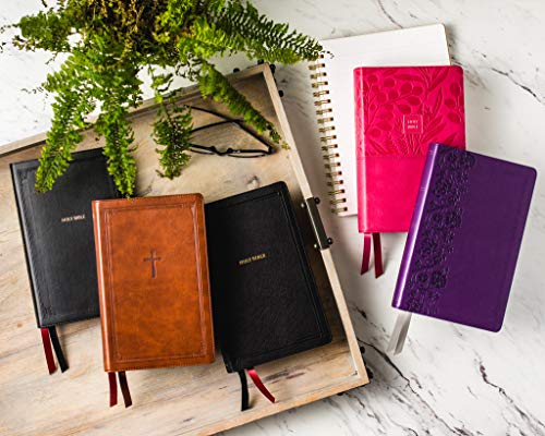 NKJV, End-of-Verse Reference Bible, Personal Size Large Print, Leathersoft, Pink, Red Letter, Comfort Print: Holy Bible, New King James Version