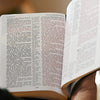 NKJV, Reference Bible, Center-Column Giant Print, Leather-Look, Black, Thumb Indexed, Red Letter, Comfort Print: Holy Bible, New King James Version