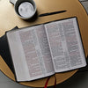KJV, Deluxe Reference Bible, Center-Column Giant Print, Leathersoft, Black, Red Letter, Comfort Print: Holy Bible, King James Version