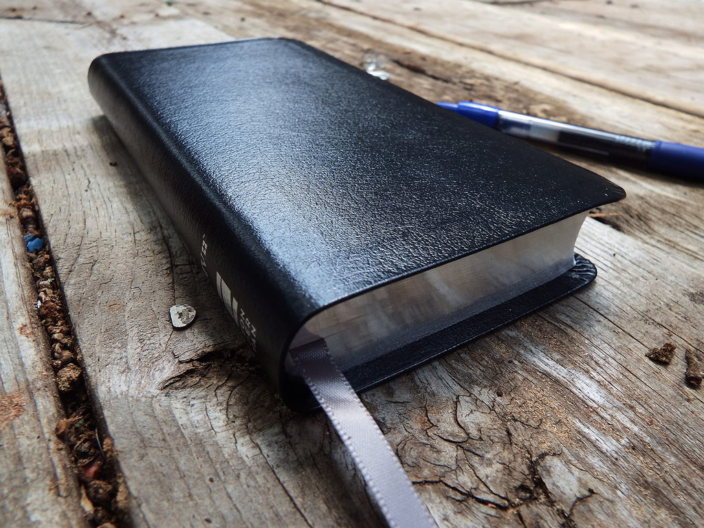 NIV POCKET THINLINE BL Bonded Leather – 24 August 2021